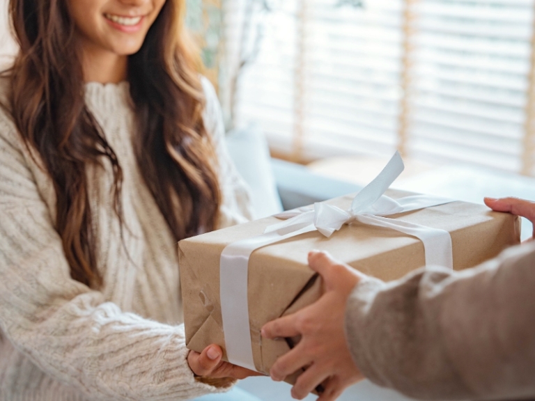 Quà tặng không bằng cách tặng Quà tặng không bằng cách tặng