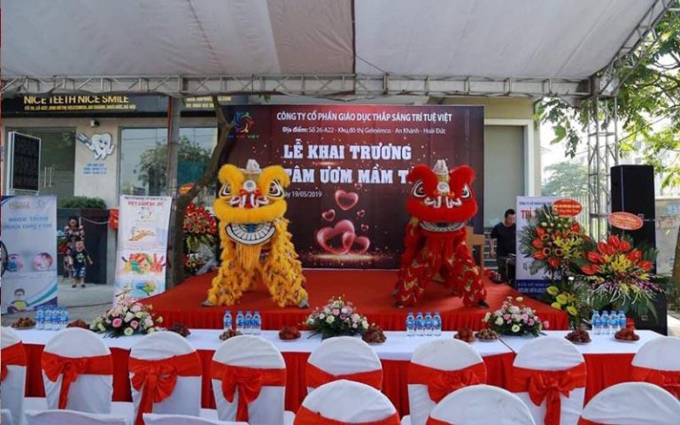 chọn quà khai trương trường mầm non