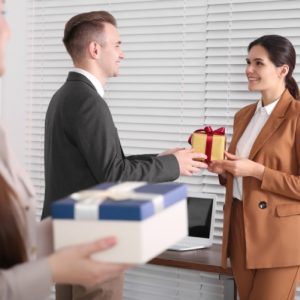 quà tặng đối tác nước ngoài