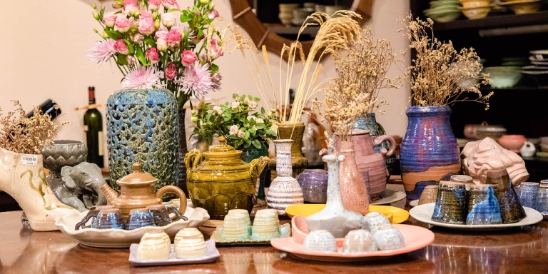 khai trương tiệm bánh nên tặng gì