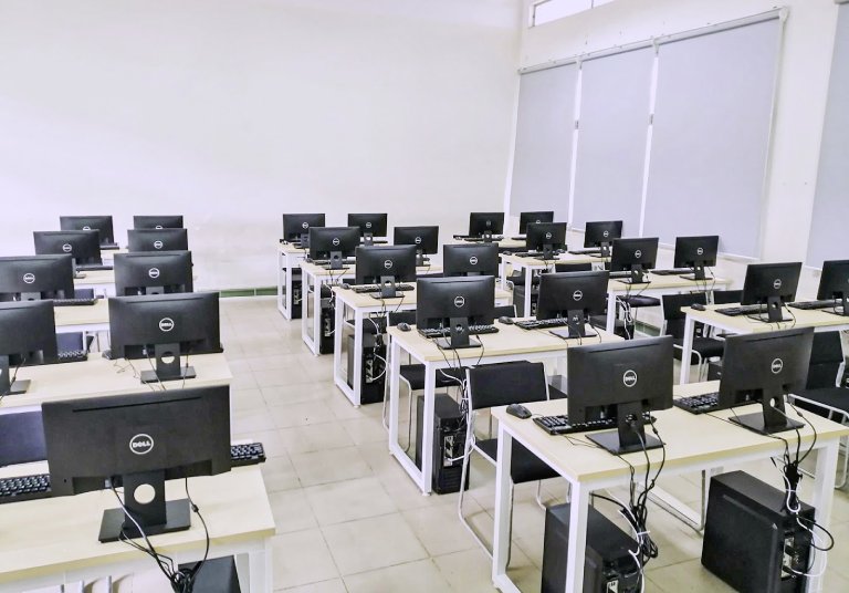 tặng cơ sở vật chất