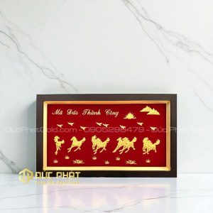 tranh ngựa chiến thắng