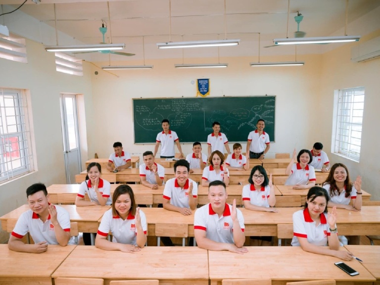 Status về ngày họp lớp cấp 3 bằng tiếng Anh Status về ngày họp lớp cấp 3 bằng tiếng Anh