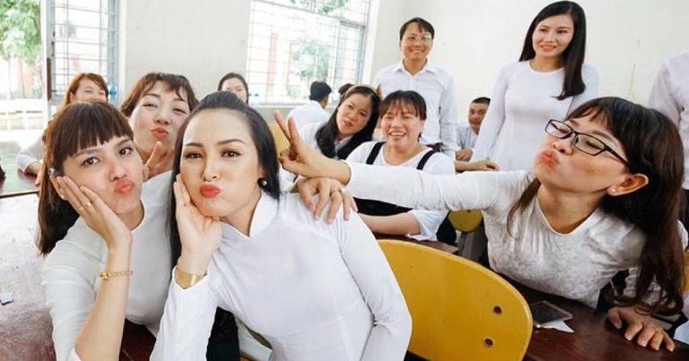 Status về ngày họp lớp cấp 3 hài hước Status về ngày họp lớp cấp 3 hài hước