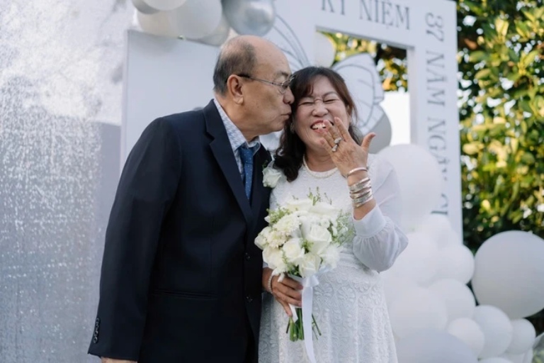 Câu chúc mừng kỷ niệm ngày cưới bằng tiếng anh Câu chúc mừng kỷ niệm ngày cưới bằng tiếng anh