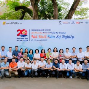 quà tặng về thăm trường cũ