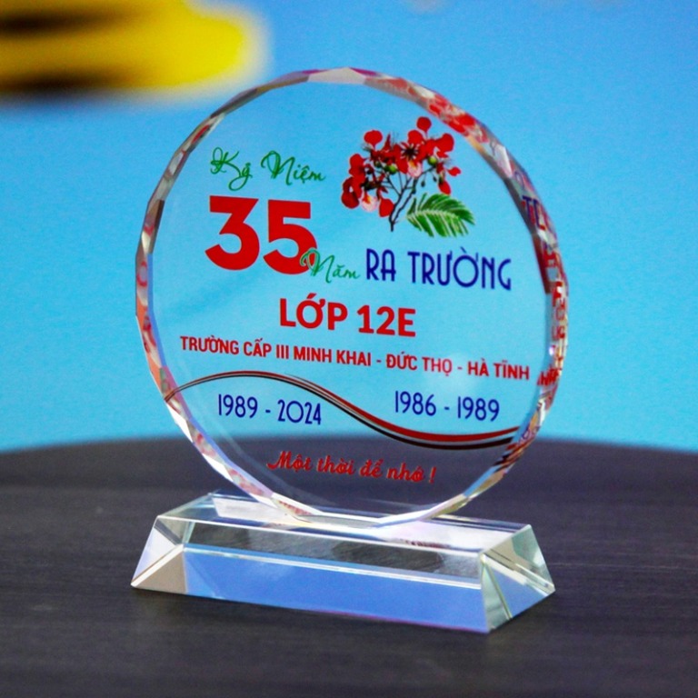 quà tặng về thăm trường cũ