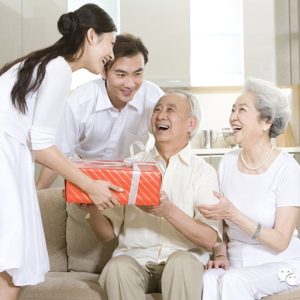 quà tặng bố mẹ dịp nghỉ hưu